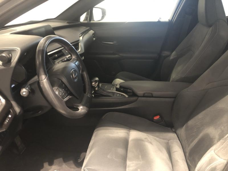 LEXUS UX d’occasion à vendre à LATTES chez ADL (Photo 9)