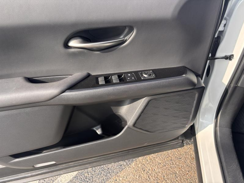 LEXUS UX d’occasion à vendre à LATTES chez ADL (Photo 7)