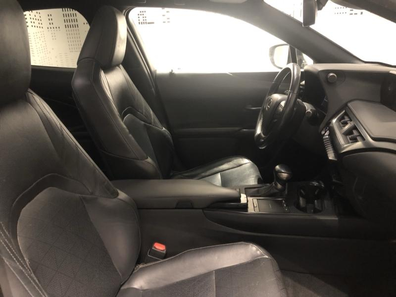 LEXUS UX d’occasion à vendre à LATTES chez ADL (Photo 12)