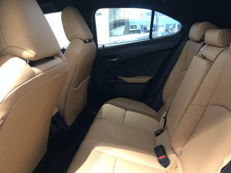 LEXUS UX d’occasion à vendre à LATTES chez ADL (Photo 11)