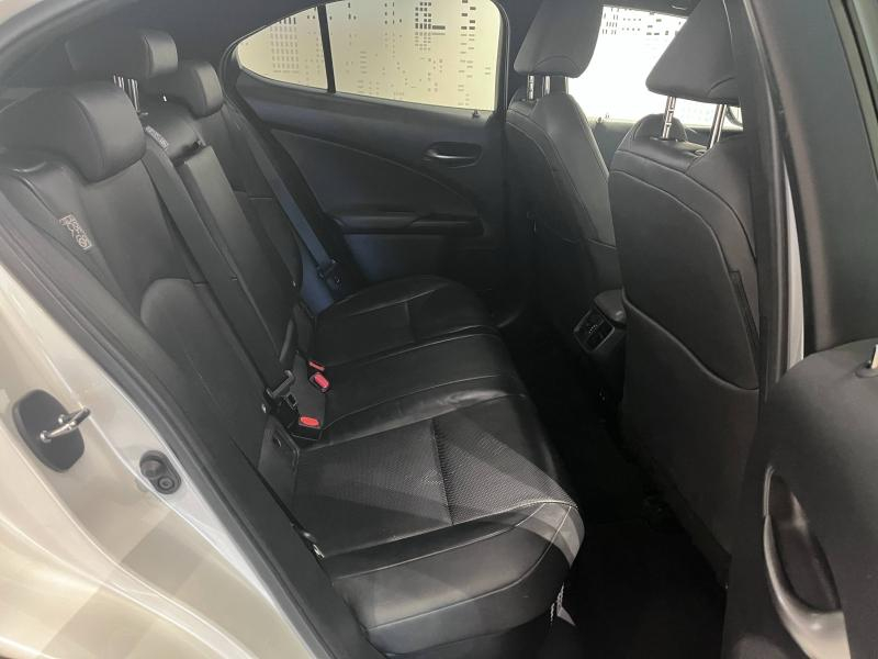 LEXUS UX d’occasion à vendre à LATTES chez ADL (Photo 12)
