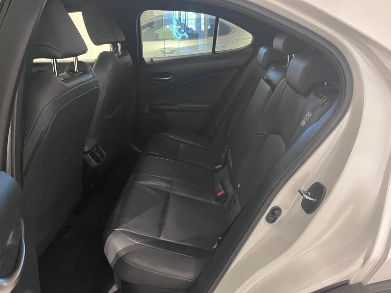 LEXUS UX d’occasion à vendre à LATTES chez ADL (Photo 13)