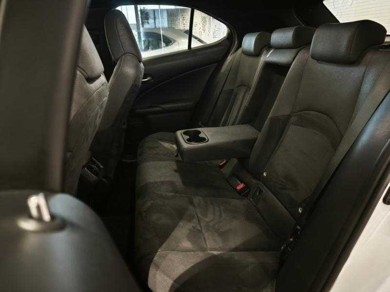LEXUS UX d’occasion à vendre à LATTES chez ADL (Photo 13)