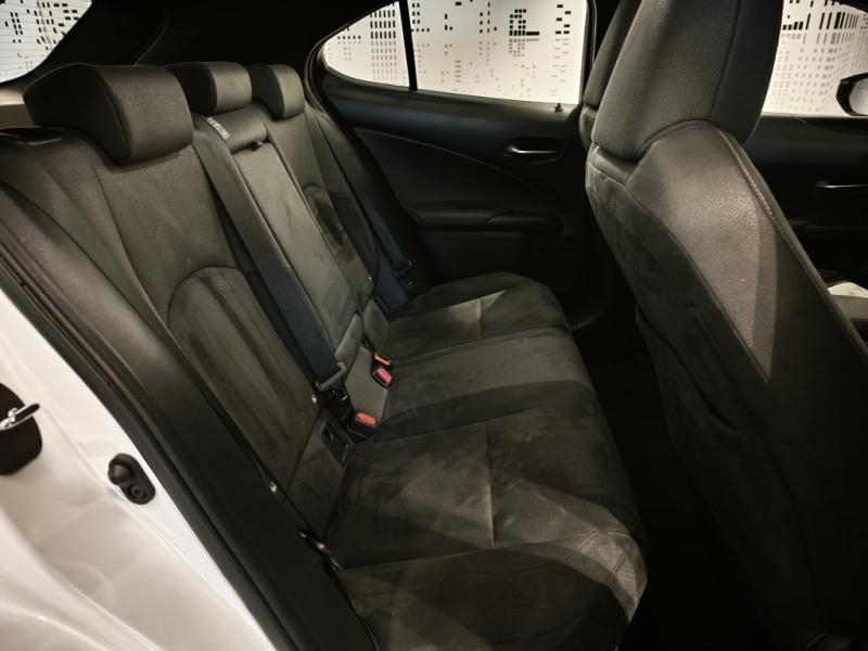 LEXUS UX d’occasion à vendre à LATTES chez ADL (Photo 14)